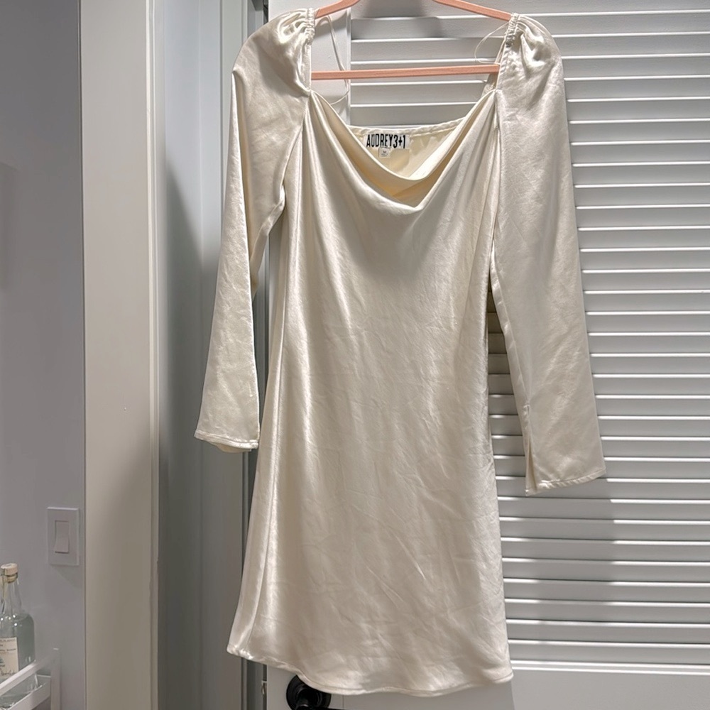 Audrey 3+1 dress